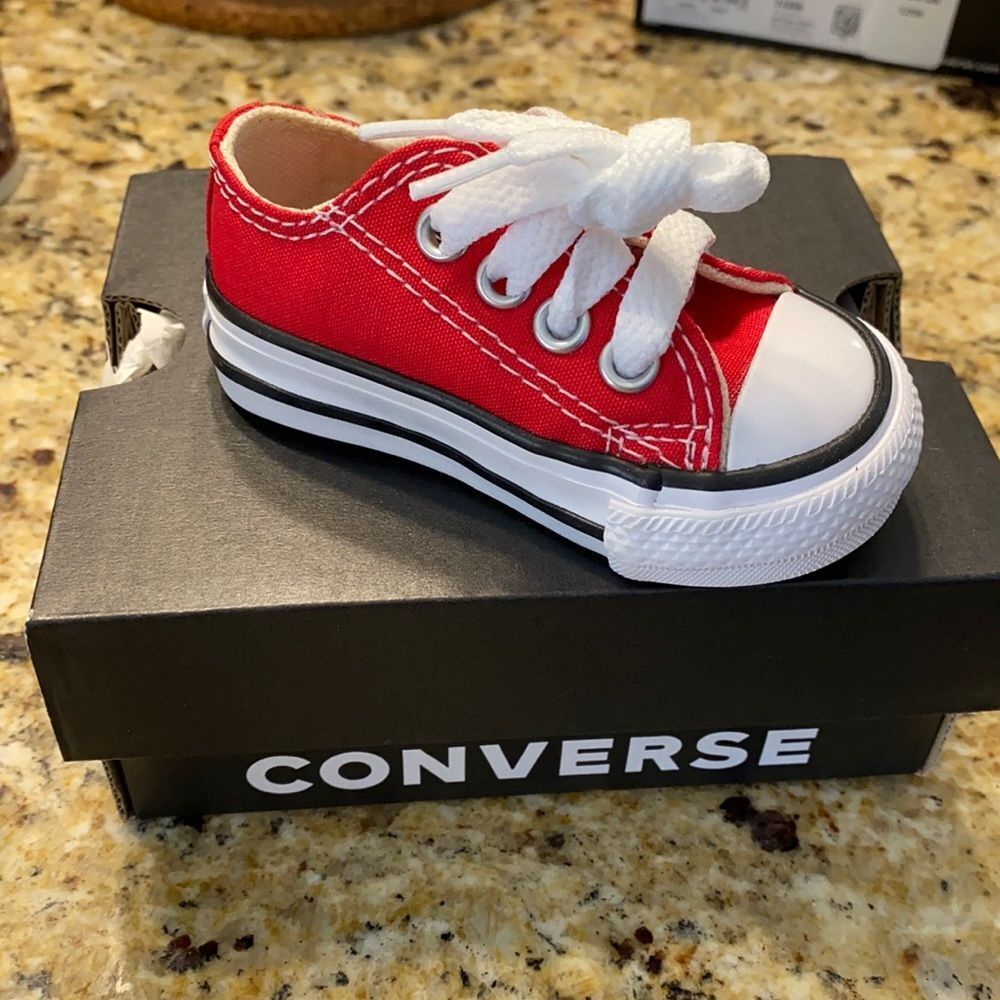 New Converse Infant CTAS Low Red 7j236